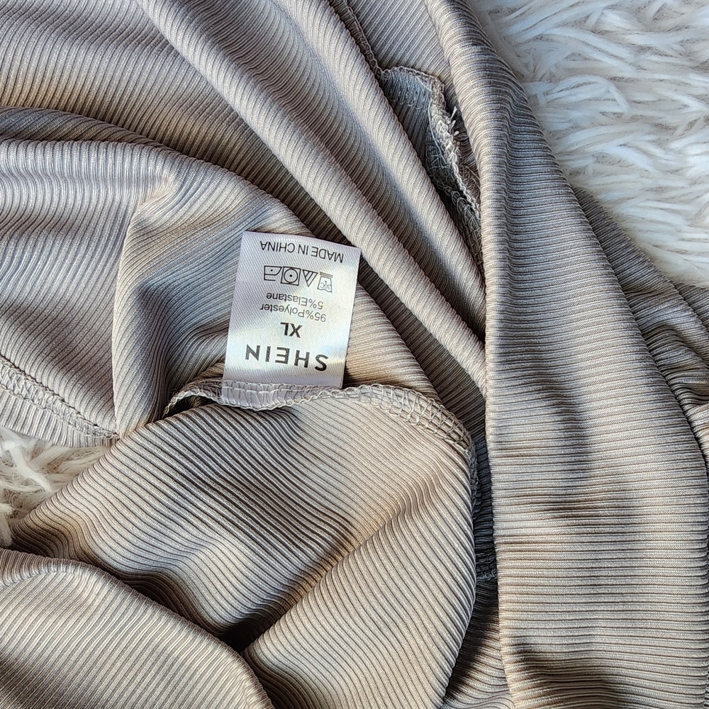 SHEIN Ribbed Gray Top - Picture 5 of 5